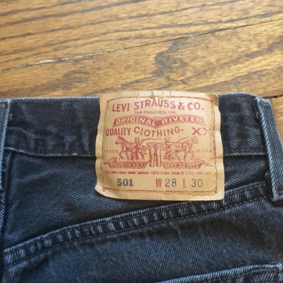 Black Levi’s 501 - Picture 3 of 3